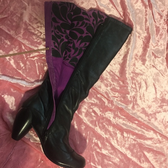 Tall Leather Boots w BOX Button Detail - JUMP - Picture 5 of 8